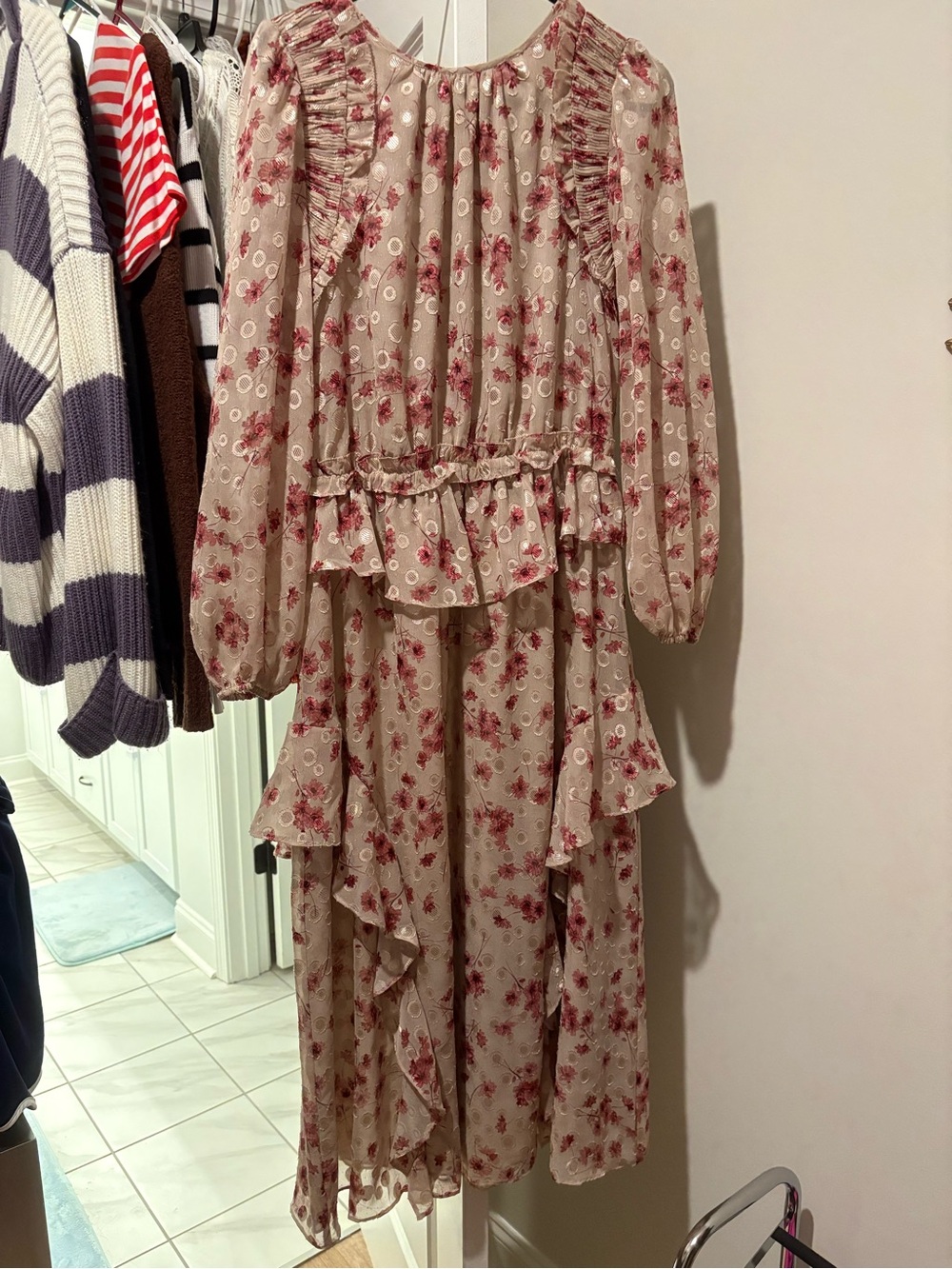 Floral Ruffle Long Sleeve Midi Dress in Beige/Silver and Rose